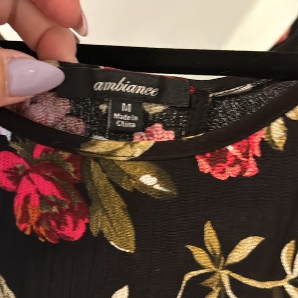 Ambiance floral tee open back - Picture 2 of 3